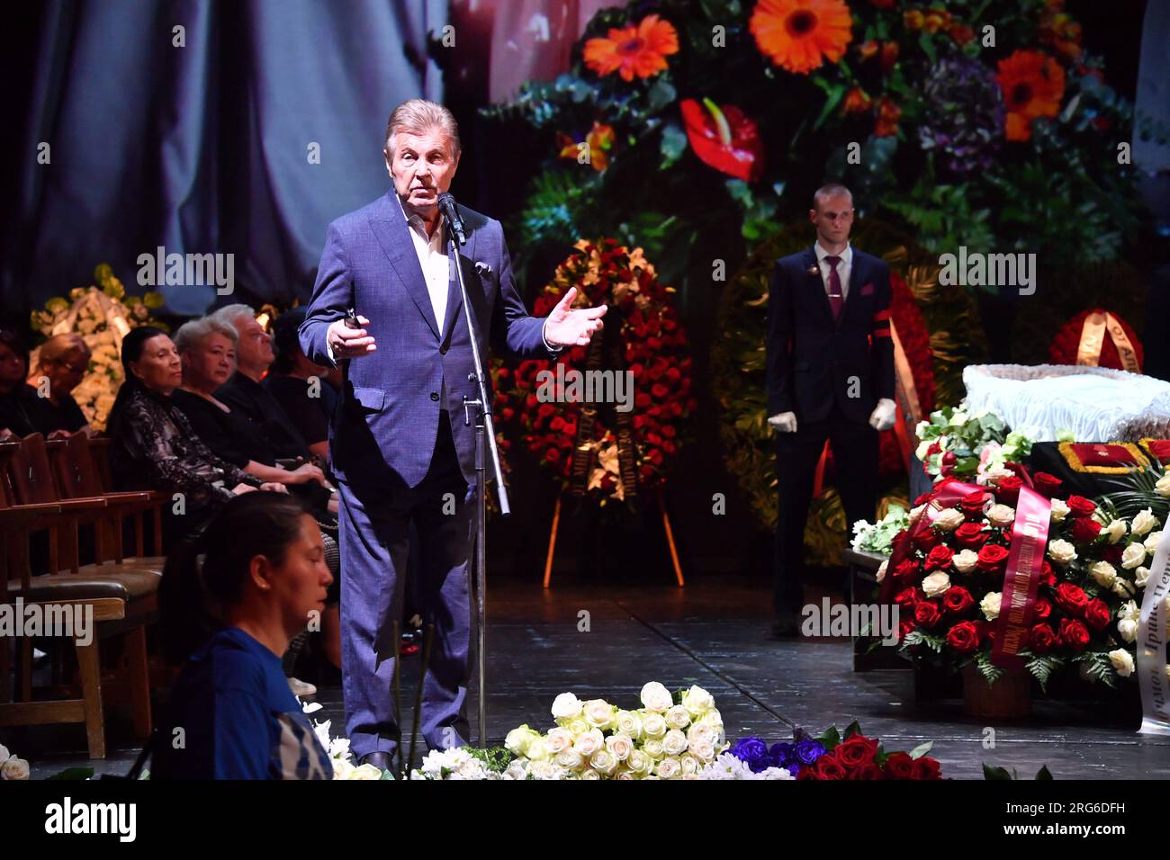 Moskau. Sänger Lev Leshchenko bei der Abschiedszeremonie für die