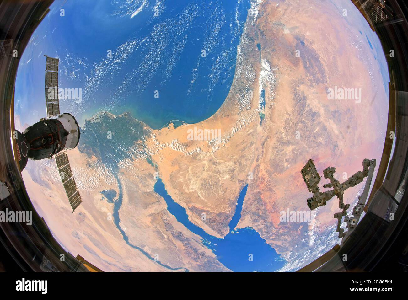 Ein einzigartiger Blick vom ISS auf das Nildelta in Afrika und die Sinai-Halbinsel und Levant in Südwestasien. Stockfoto