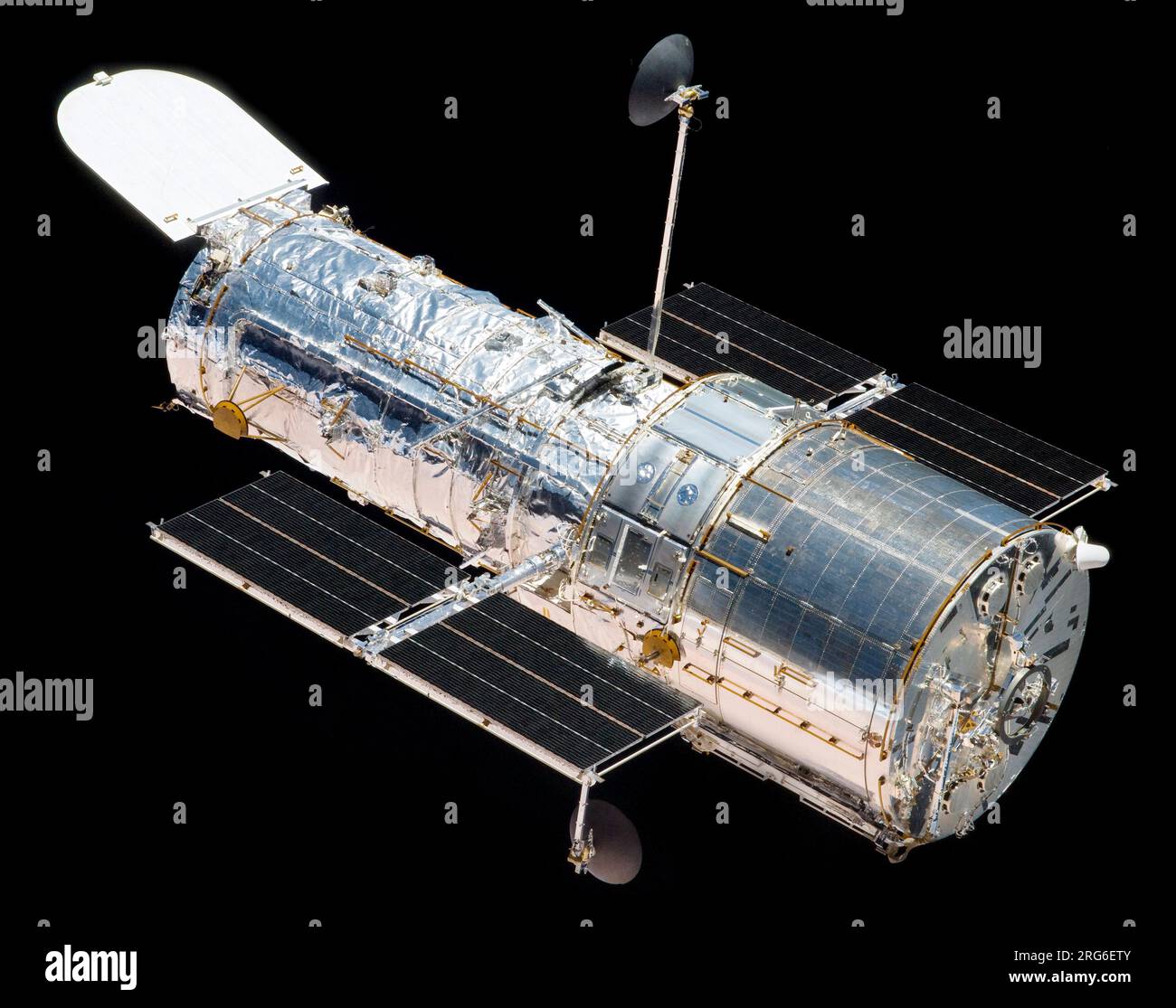 Das Hubble-Weltraumteleskop schwebt vor dem Hintergrund des Weltraums. Stockfoto