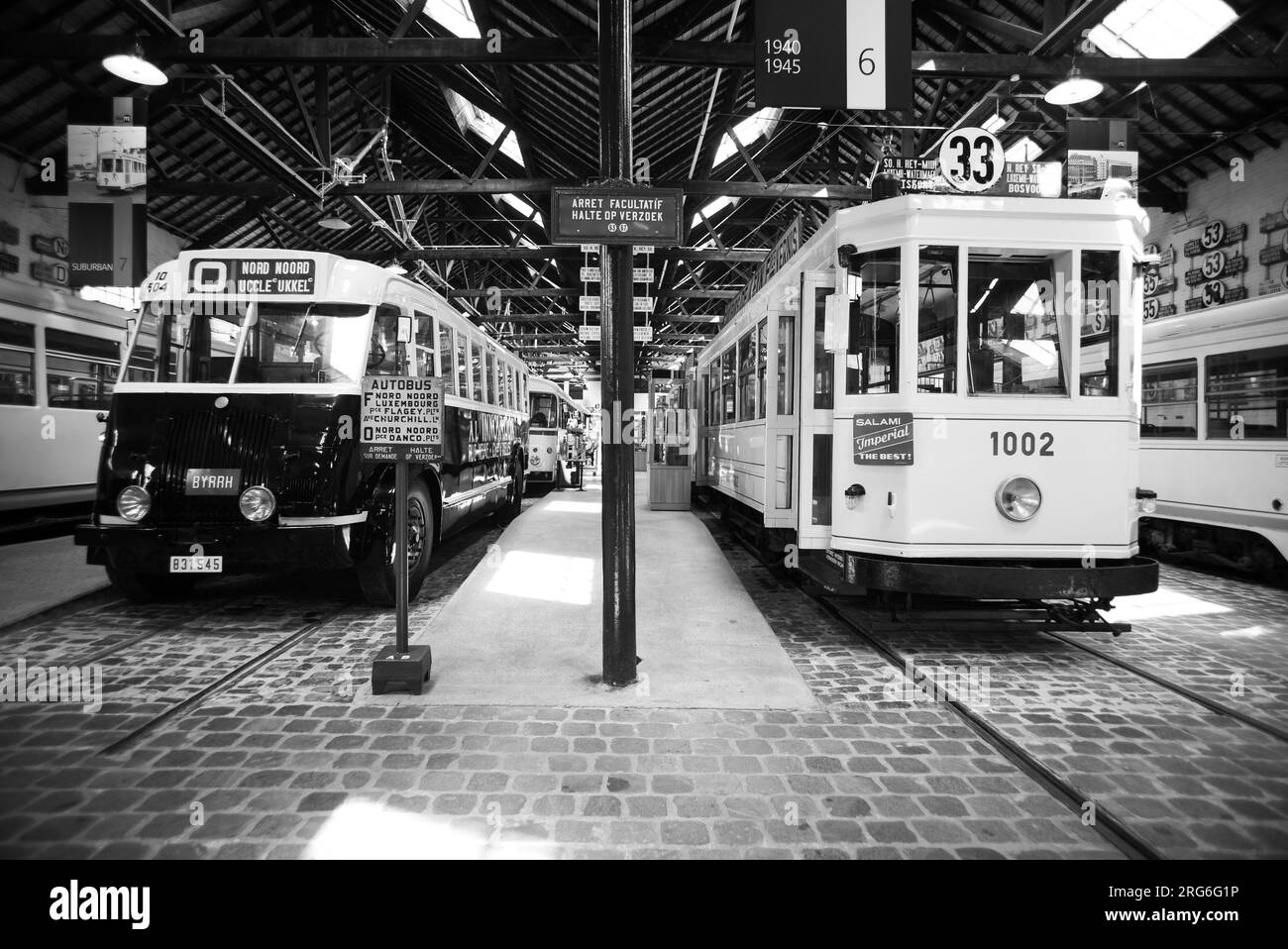 Das Museum für Stadtverkehr in Brüssel bietet Ihnen eine breite Sammlung von Fahrzeugen, die seit mehr als einem Jahr auf den Straßen der Hauptstadt unterwegs sind Stockfoto