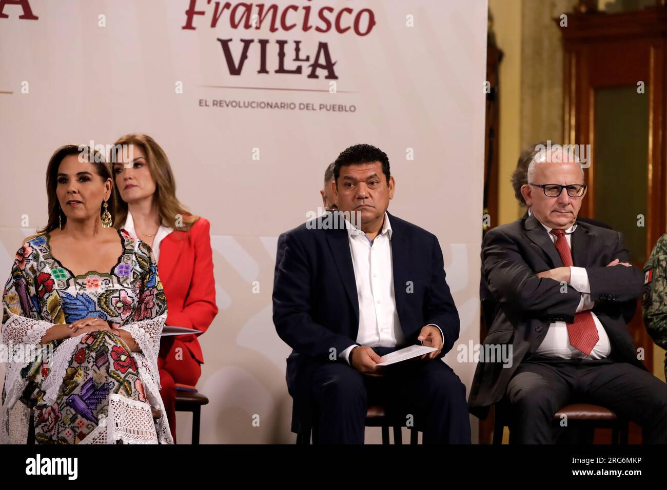 Mexiko-Stadt, Mexiko. 7. Aug. 2023. Die Gouverneurin des Staates Quintana Roo, Maria Elena Lezama; Javier May, Direktor des National Fund for the Promotion of Tourism, und Diego Prieto, Direktor des National Institute of Anthropology and History, während der Pressekonferenz des Präsidenten von Mexiko, Andres Manuel Lopez Obrador, im National Palace in Mexico City. Am 7. August 2023 in Mexiko-Stadt, Mexiko (Kreditbild: © Luis Barron/Eyepix via ZUMA Press Wire) NUR REDAKTIONELLE VERWENDUNG! Nicht für den kommerziellen GEBRAUCH! Stockfoto