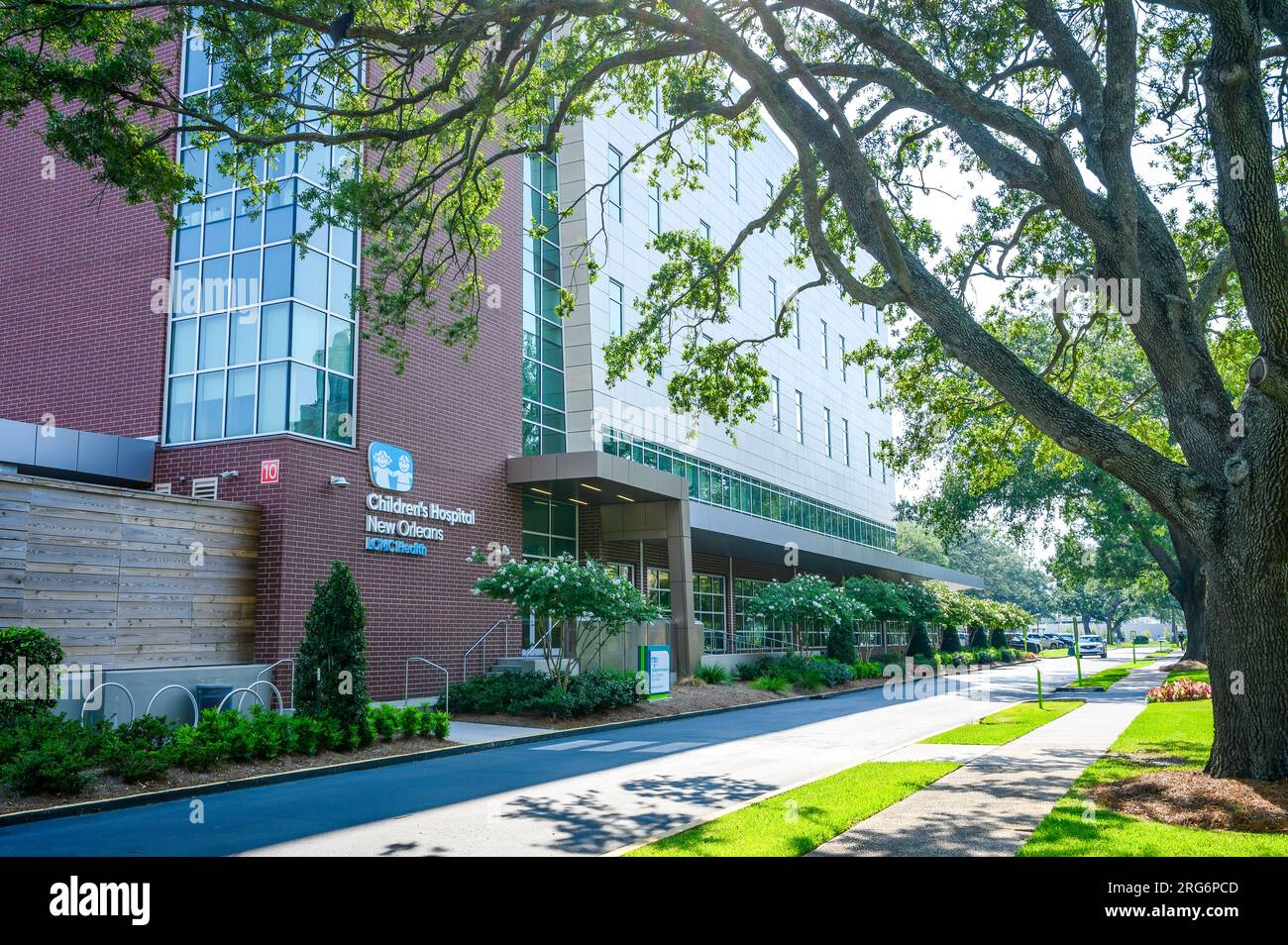 NEW ORLEANS, LA, USA - 25. JULI 2023: Front of Children's Hospital Behavioral Health Center auf der State Street in Uptown Neighborhood Stockfoto