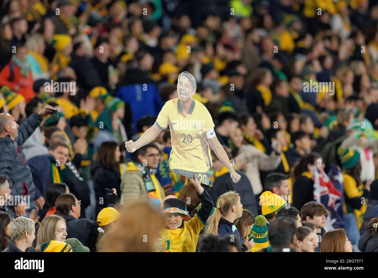 Sydney, Australien. 07. Aug. 2023. Australische Fans zeigen ihre Unterstützung nach dem Spiel der FIFA Women's World Cup 2023 Runde 16 zwischen Australien und Dänemark im Stadium Australia am 7. August 2023 in Sydney, Australien. Gutschrift: IOIO IMAGES/Alamy Live News Stockfoto