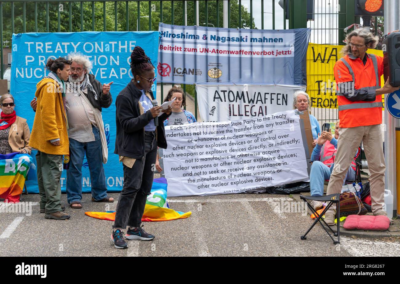 Volkel, Niederlande, 07.08.2023, Protestaktion von Friedensaktivisten gegen Atomwaffen auf dem niederländischen Militärstützpunkt Volkel Stockfoto