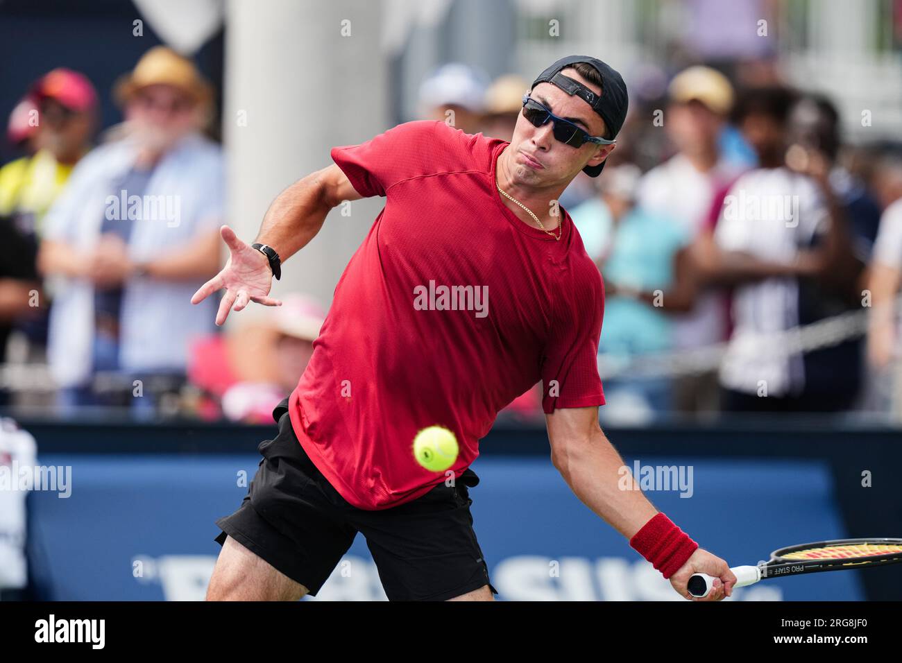 Toronto, Kanada, 05. August 2023: Justin Boulais von Kanada in Aktion während des Qualifying Round Day 1 gegen Corentin Moutet von Frankreich im Sobeys Stadium in Toronto, Kanada. Moutet gewann das Spiel, 6-0, 6-3. Stockfoto