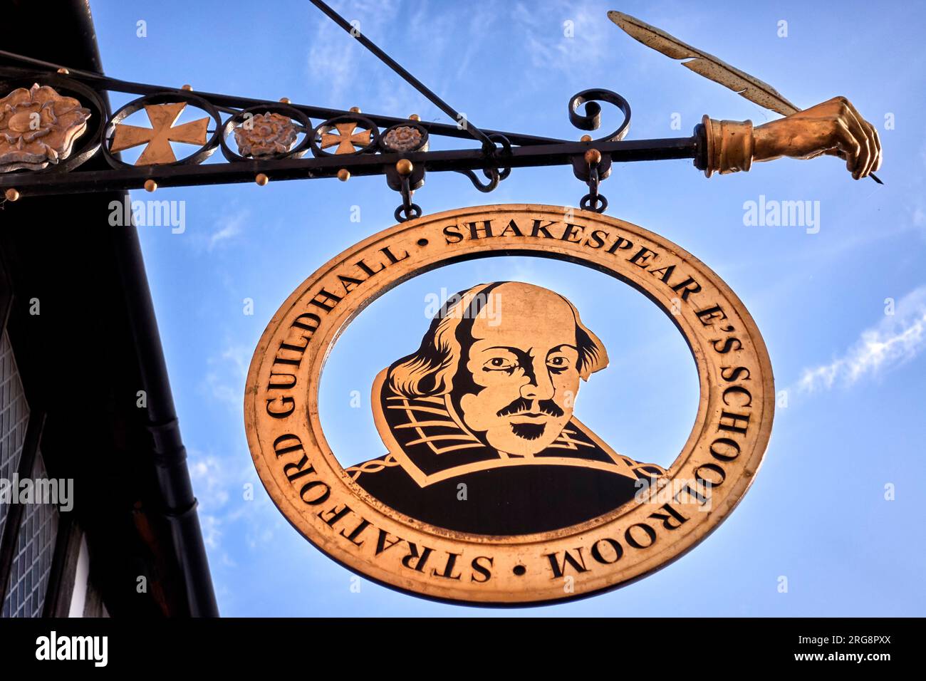 William Shakespeare Schoolroom Schild am Shakespeare Schoolroom und Guildhall in Stratford upon Avon, England, Großbritannien Stockfoto