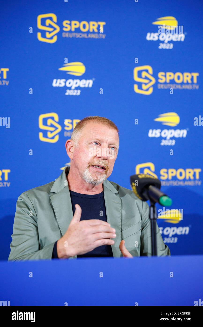 München, Deutschland. 08. Aug. 2023. Tennis, Medienrunde mit Experten und Kommentatoren für die Sendung der US Open 2023 in New York durch Sportdeutschland. TV: Boris Becker, ehemaliger deutscher Tennisspieler, spricht auf der Pressekonferenz. Kredit: Matthias Balk/dpa/Alamy Live News Stockfoto