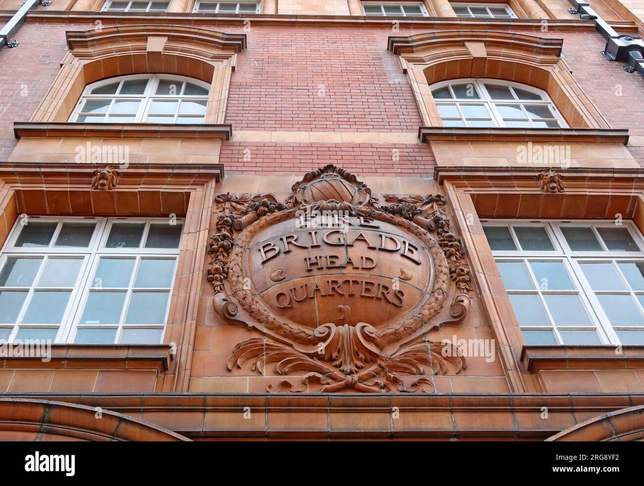 Hauptquartier der Feuerwehr London Road, Manchester, Gebäude aus rotem Backstein und Terrakotta, unter Denkmalschutz gestellt, Woodhouse, Willoughby und Langham M1 2WR Stockfoto