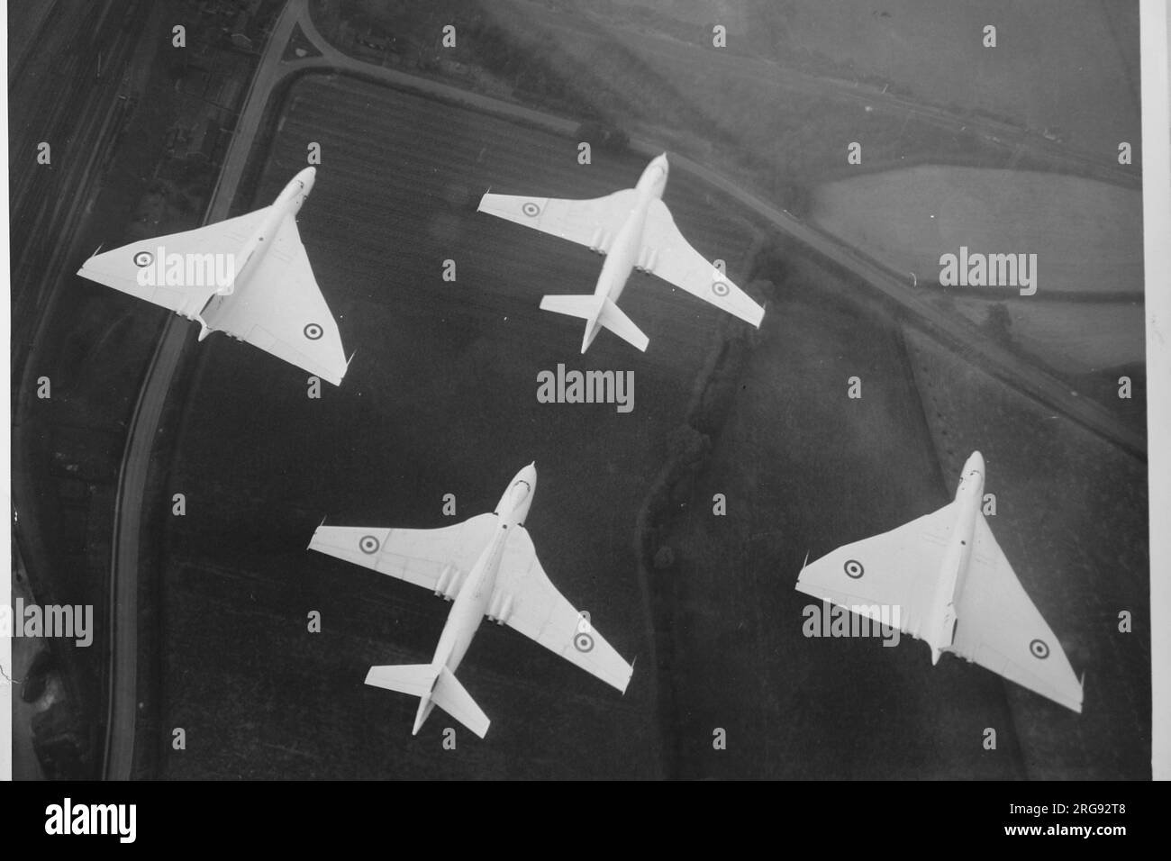 Vier Vickers Valiant-Kampfflugzeuge (zwei von jedem Typ) aus der WZ-Serie, die in den 1950er Jahren entwickelt wurde. Stockfoto Vier Vickers Valiant-Kampfflugzeuge (zwei von jedem Typ) aus der WZ-Serie, die in den 1950er Jahren entwickelt wurde. Stockfoto