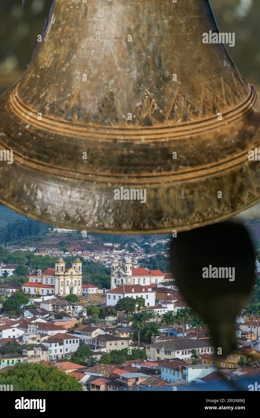 Brasilien, Mariana Kolonialstadt in Minas Gerais. Die Kirche des Heiligen Franciscus von Assisi auf der linken Seite und die Kirche der Muttergottes von Cormo auf der rechten Seite hatten die Stockfoto