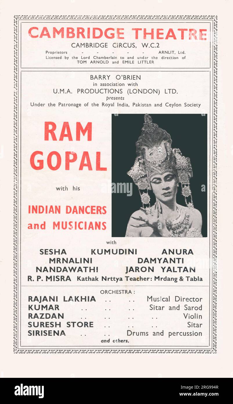 RAM Gopal mit seinen indischen Tänzern und Musikern - Programm für Aufführungen im Cambridge Theatre, Cambridge Circus, London. Bissano RAM Gopal OBE (1912–2003) war ein indischer Tänzer und Choreograph, der hauptsächlich als Solist auftrat und während seiner langen Karriere eine umfangreiche Tour machte. Als Modernist mischte er den klassischen indischen Tanz mit balletischer Choreographie. Stockfoto