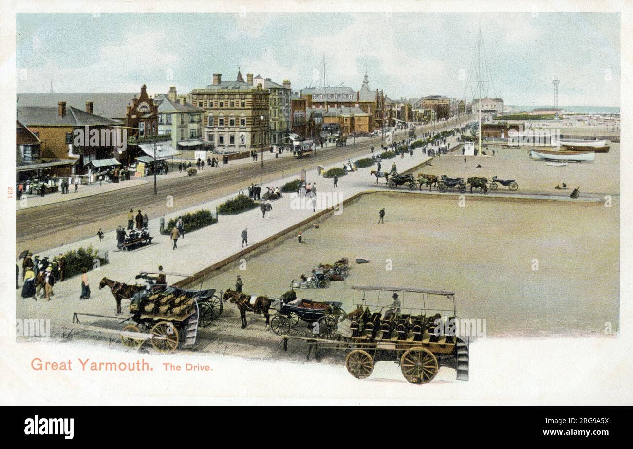 The Drive, Great Yarmouth - Beachten Sie die beiden herrlichen Pferdeomnibusse im Vordergrund. Stockfoto