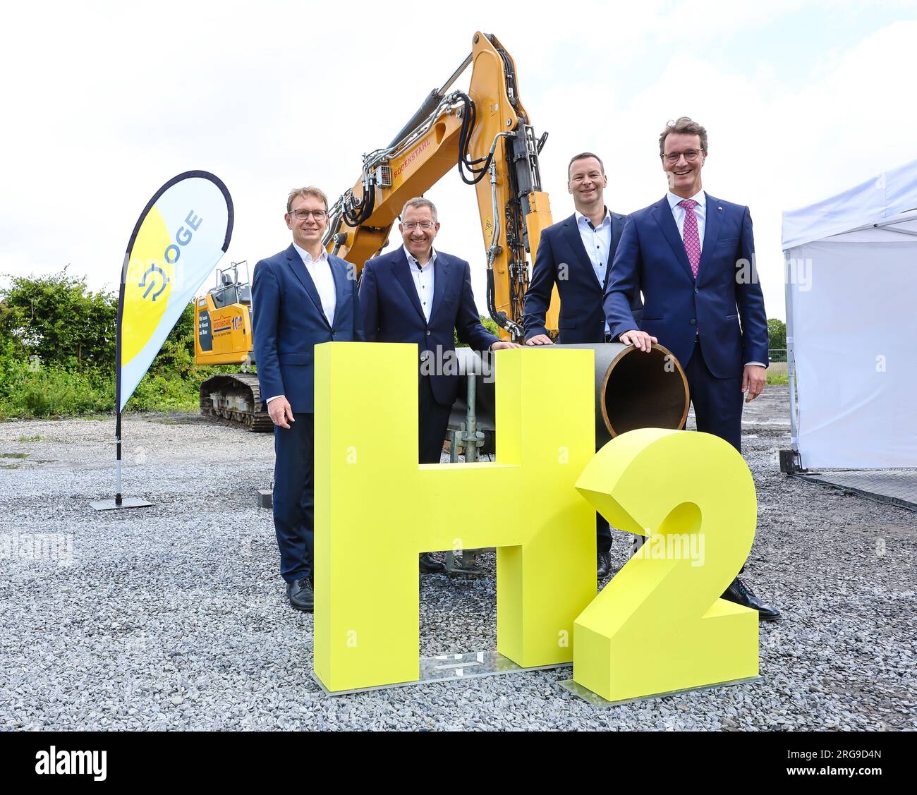 Werne, Nordrhein-Westfalen, Deutschland - bahnbrechende Zeremonie für die H2-Trainingslinie von OGE in Werne am 07.08.2023. Von links: Lothar Christ, Bürgermeister von Stockfoto