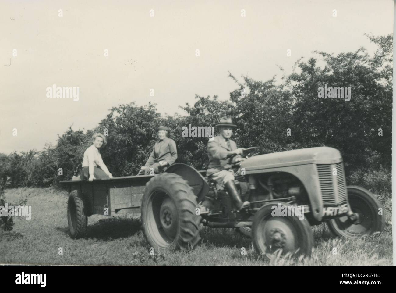 Fordson Vintage Traktor & Anhänger, Großbritannien. Stockfoto