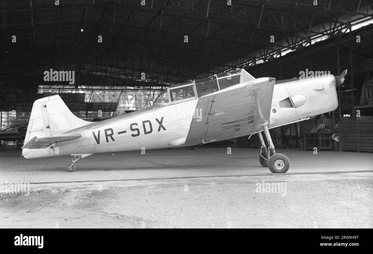 Hindustan HT.2 VR-SDX Dieses Luftfahrzeug ist in Singapur vor der Unabhängigkeit registriert. Die HT.2 wurde eigenständig von Hindustan Aircraft Limited entwickelt und gebaut, um als Trainer von der Indian Air Force und Flugclubs in ganz Indien eingesetzt zu werden. Stockfoto