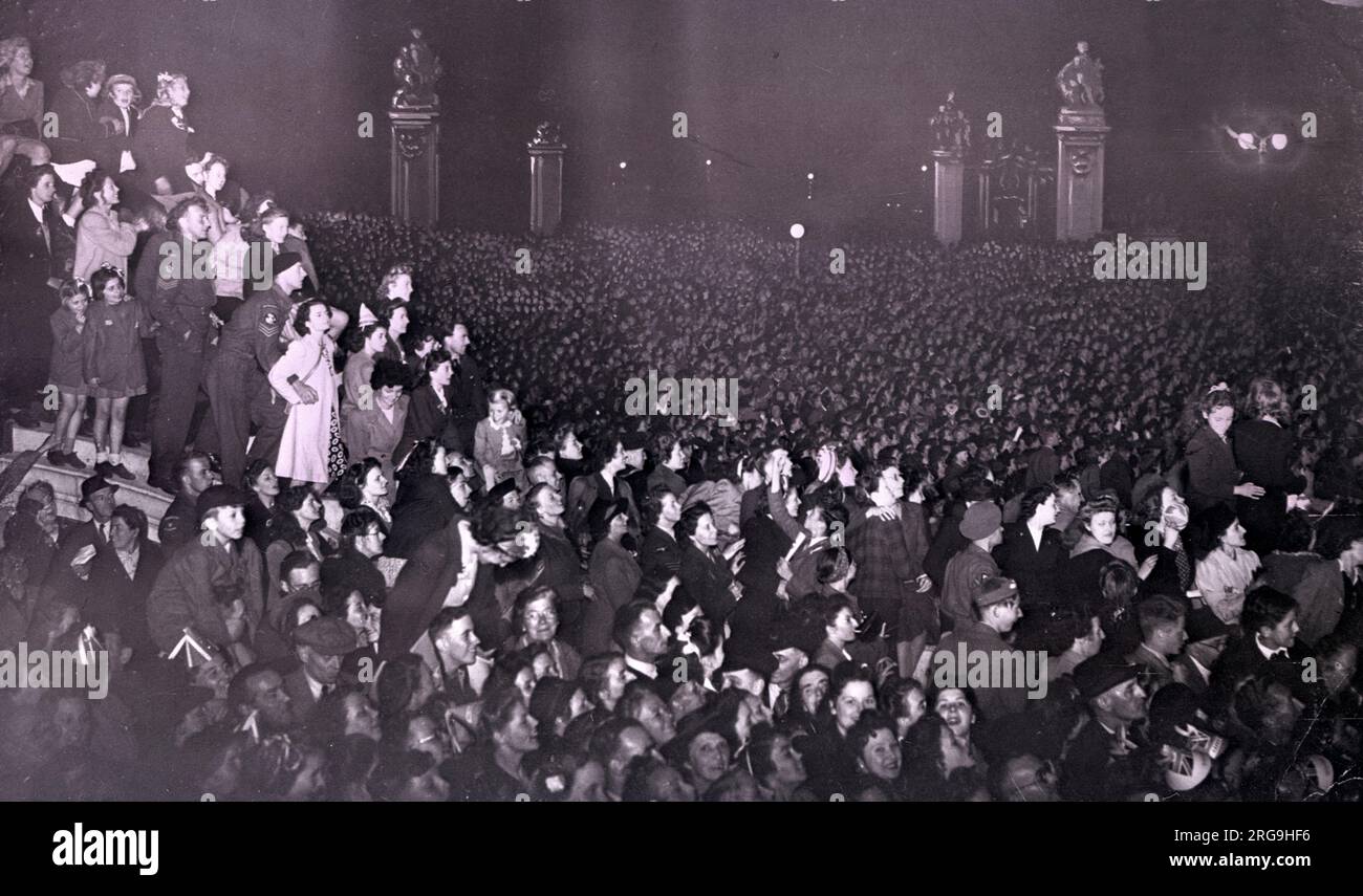 VE-Tag. Die Massen in London feiern den VE Night. Stockfoto