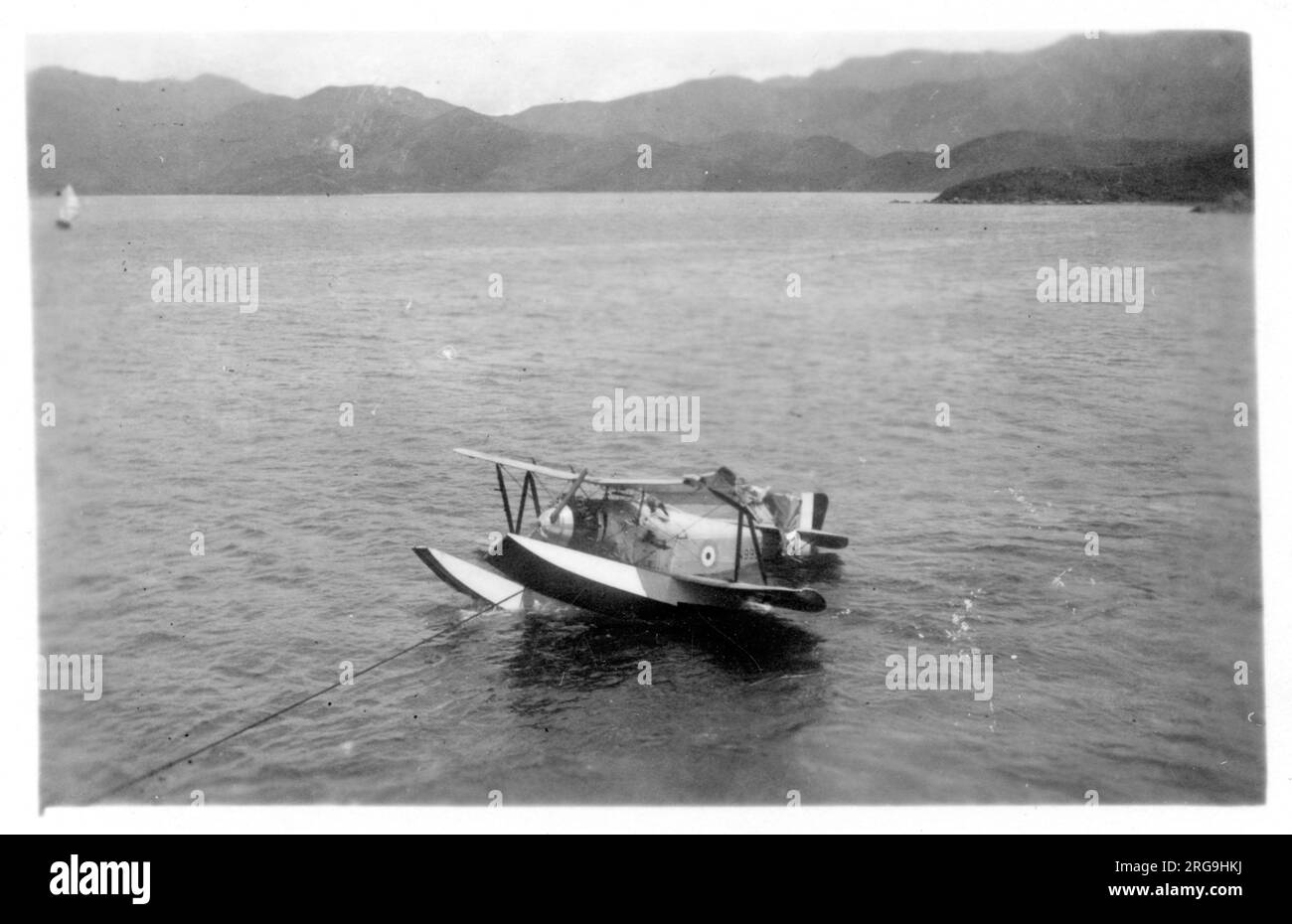 Fleet Air Arm Fairey Flycatcher Amphibian N9937 von Eagle Flight, wird nach einem Unfall in der Nähe von Hong Kong geborgen Stockfoto