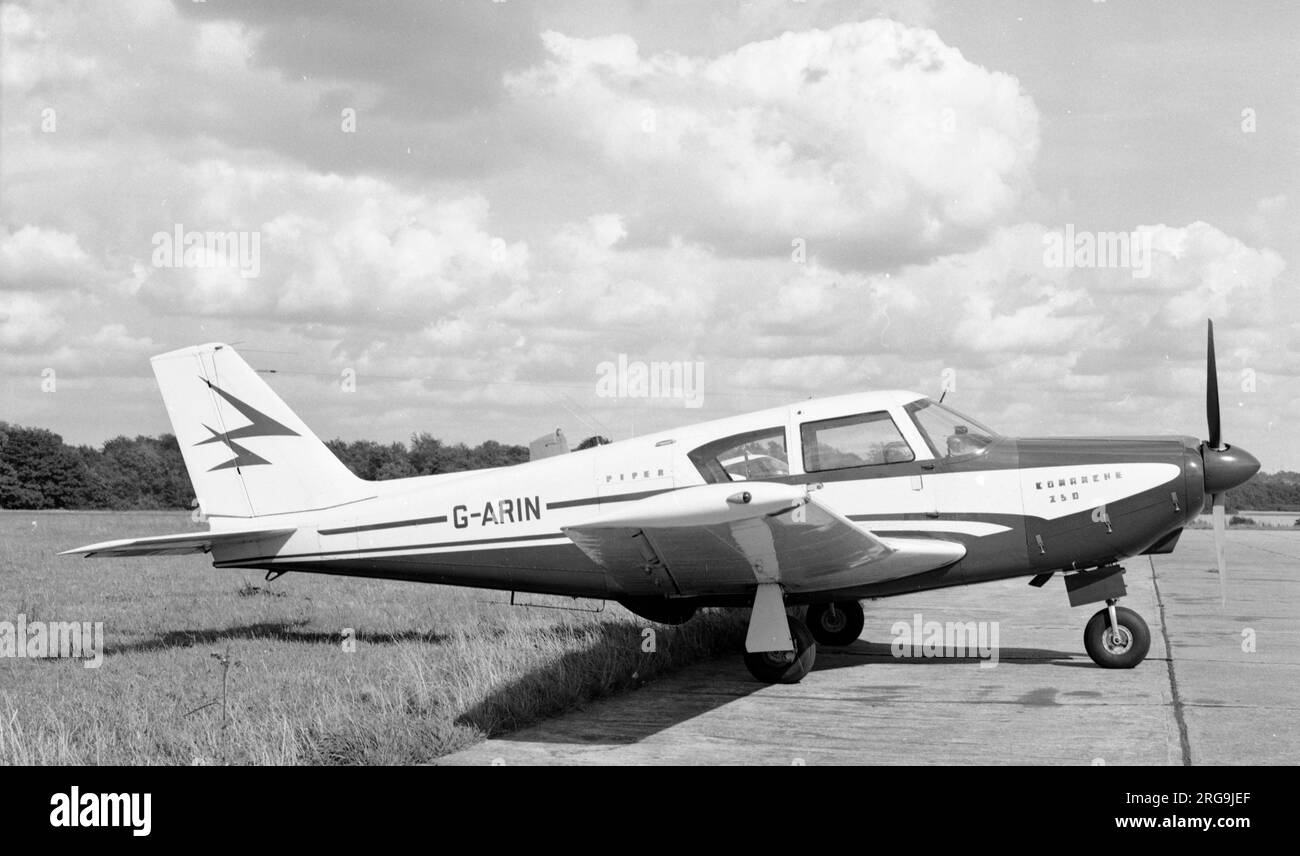 Piper PA-24-250 Commanche G-ARIN (msn 24-1182) in Baginton (Flughafen Coventry). Stockfoto