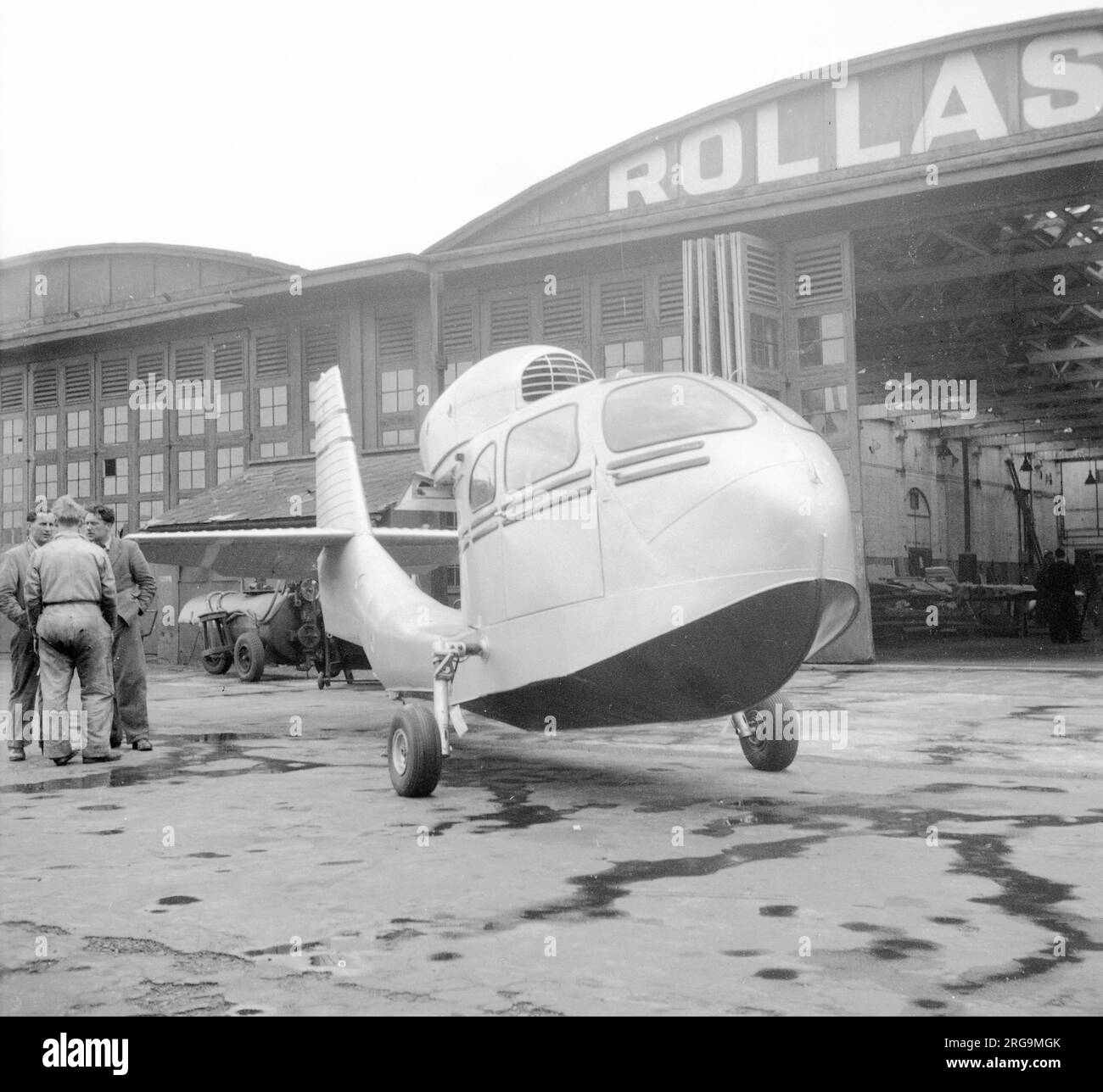 Republic RC-1 Seabee Assembly am Flughafen Croydon, durchgeführt von Rollason Aircraft and Engines. Drei Seabees wurden von der Produktionslinie in Farmingdale zum Weiterverkauf in Skandinavien eingeführt. Der Rumpf saß auf seinen Rädern. Stockfoto