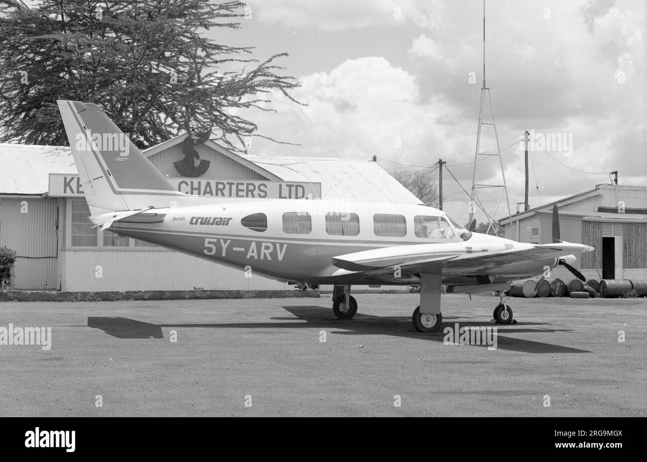 Piper PA-31 Navajo 5y-ARV von Cruisair am Flughafen Nairobi Stockfoto