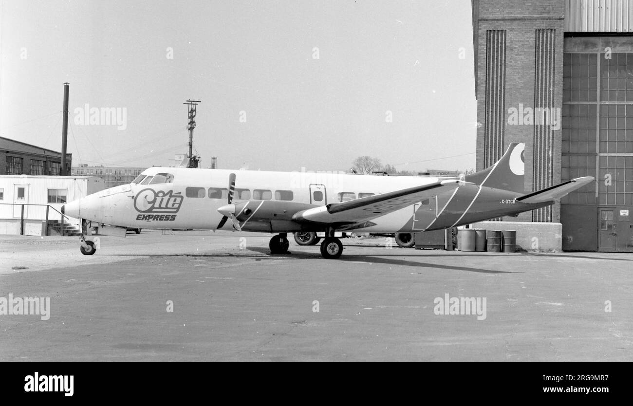 Saunders ST-27 C-GYCR (msn 004 - 14059) of CitÃ Express. Dieses Flugzeug wurde von Saunders Aircraft in Kanada aus dem ehemaligen Royal Air Force Heron CC.3 XH375 umgebaut. Ebenfalls geflogen mit britischen Eintragungen der B-Klasse G-5-7 und G41-1-68, Nummer: 14059 wurde nach der Umwandlung in ST-27 zu CF-YAP, dann nach HK-1287 mit Kolumbien, dann C-GYCR mit CitÃ Express, zurück in Kanada und später verschrottet. Stockfoto