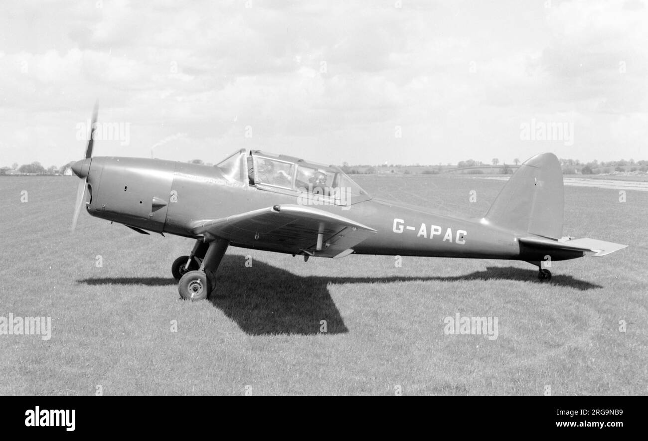 De Havilland Canada DHC-1 Chipmunk G-APAC (msn 0167 / ex RAF WB715). Am 8. Mai 1962 in Luton abgestürzt. Stockfoto