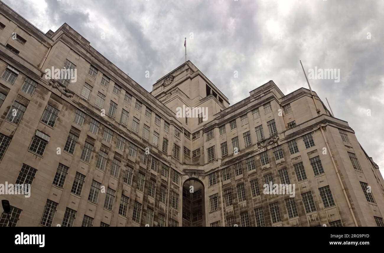 55 Broadway ist der ehemalige Hauptsitz für Verkehr in London in Westminster, London, Großbritannien Stockfoto