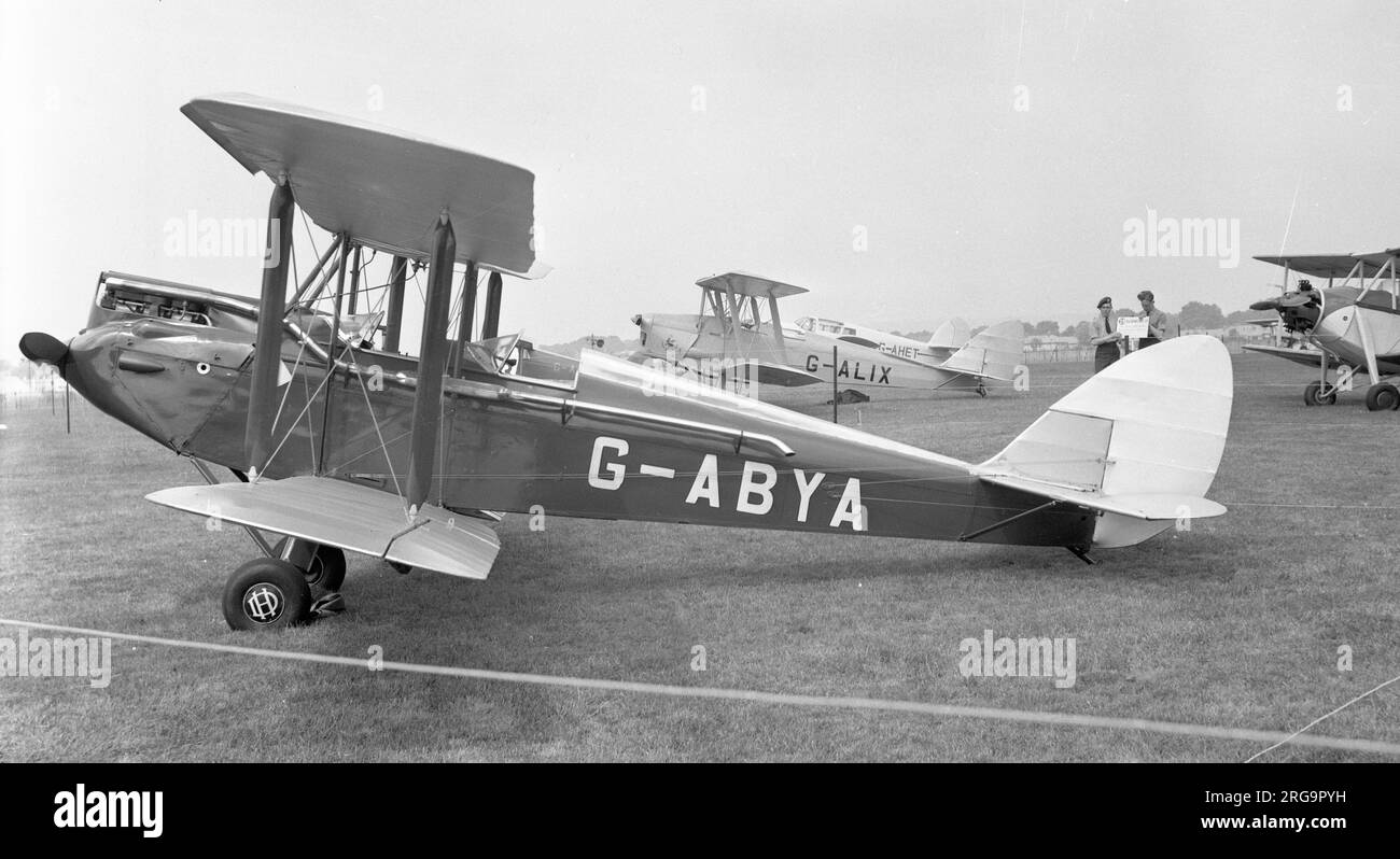 De Havilland DH.60 Moth G-ABYA (msn 1906) auf der Fifty Years of Flying Exhibition, die auf der RAF Hendon stattfindet. Erstmals registriert am 12. Juli 1932, BYA stürzte am 21. Mai 1972 in der Nähe von Biggin Hill ab. Stockfoto