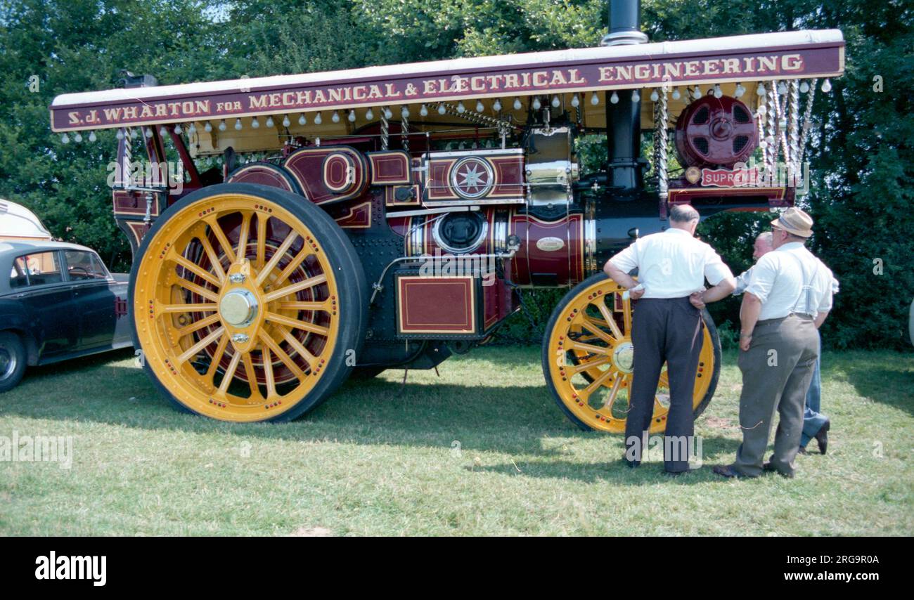 Hersteller: John Fowler & Co. Aus Leeds. Typ: Showmans Road Locomotive Number: 20223 Built: 1934 Zulassung: EU 5313 Klasse: B6 Zylinder: Compound NHP: 10 Name: Supreme Stockfoto