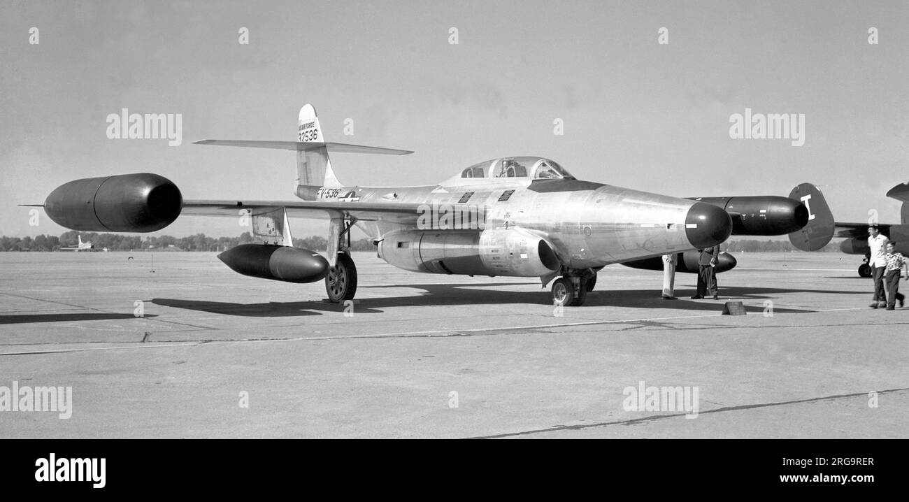 United States Air Force - Northrop F-89D-60-NO Scorpion 53-2536 in Detroit. Ca.1954: TOS USAF AS F-89D. Zugeteilt zu 176. Fighter-Interceptor Squadron, 115. Fighter-Interceptor Group, Truax Field, WI.Ca.1957: 126. Fighter-Interceptor Squadron (ANG), 128. Fighter-Interceptor Group, General Mitchell Field, Milwaukee, WI.Unbekanntes Datum: NMUSUSVenture-Darlehenprogramm.1958: Verliehen an Flughafen Wittkosh, Flughafen, Wittman, WAF. Stockfoto