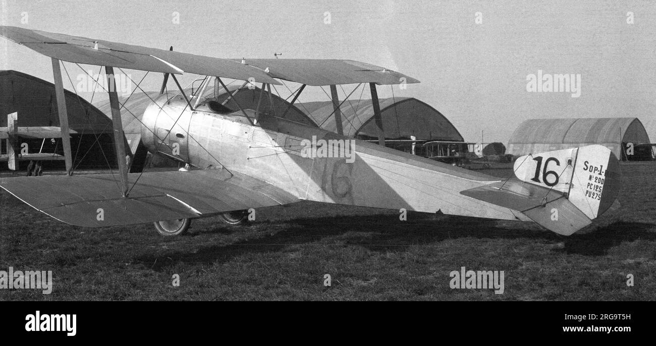 Aviation Militaire Francaise - SOP.1B1. - Mit 1 und einem Strutter-Bomber 16. Seit 1916 wurden in Frankreich mehr als 4.500 Sopwith 1 Strutters in Zusammenarbeit mit der Armee, in Bombenanschlägen und in Ausbildungsversionen mit einem oder zwei Sitzen gebaut. Stockfoto