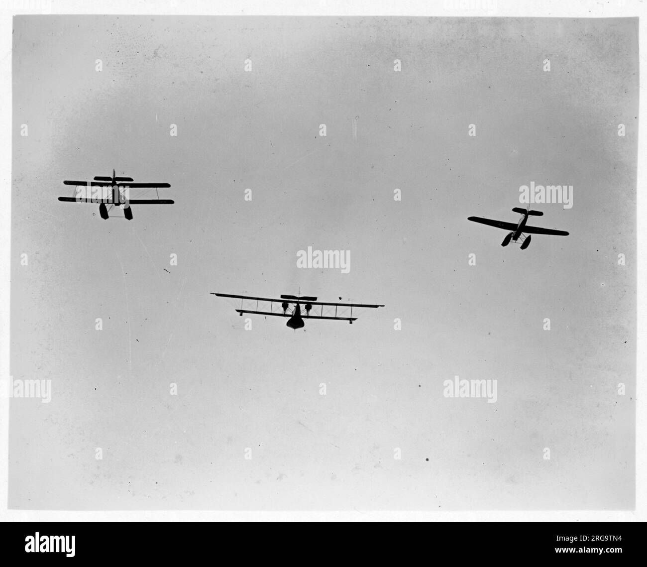 United States Navy - Curtiss/Naval Aircraft Factory F-5L, Curtiss CS und Martin MO in Formation. Stockfoto