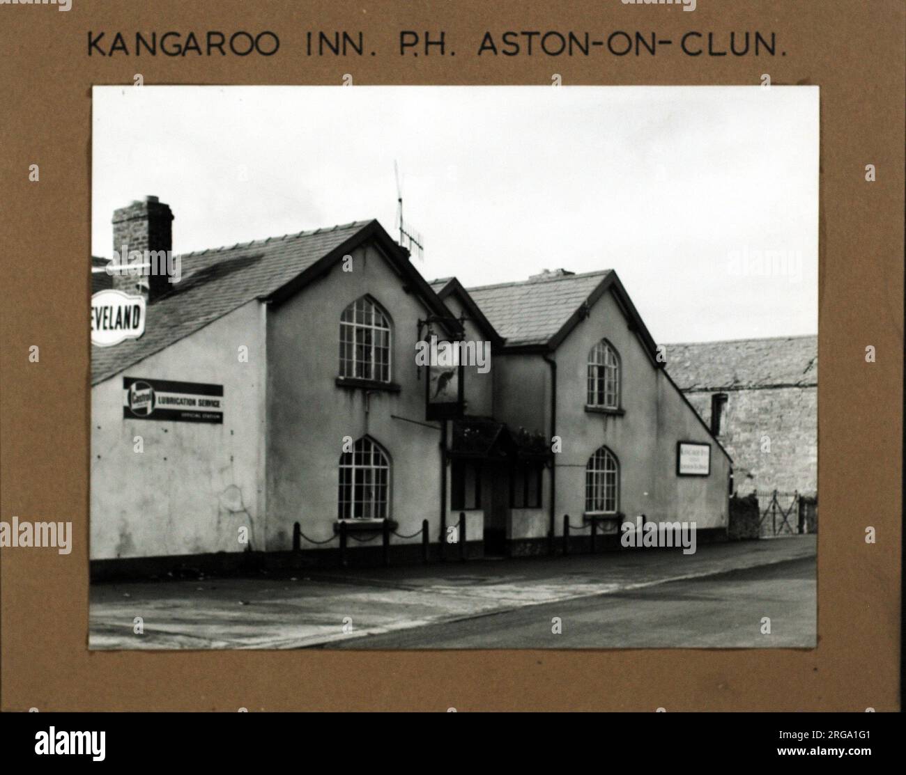 Foto: Kangaroo Inn, Aston.on.Clun, Shropshire. Die Hauptseite des Aufdrucks (hier abgebildet) zeigt: Linke Seite in der Ansicht des Pubs. Die Rückseite des Aufdrucks (auf Anfrage erhältlich) Details: Nichts für das Kangaroo Inn, Aston.on.Clun, Shropshire SY7 8EW. Seit Juli 2018 . Privatbesitz Stockfoto