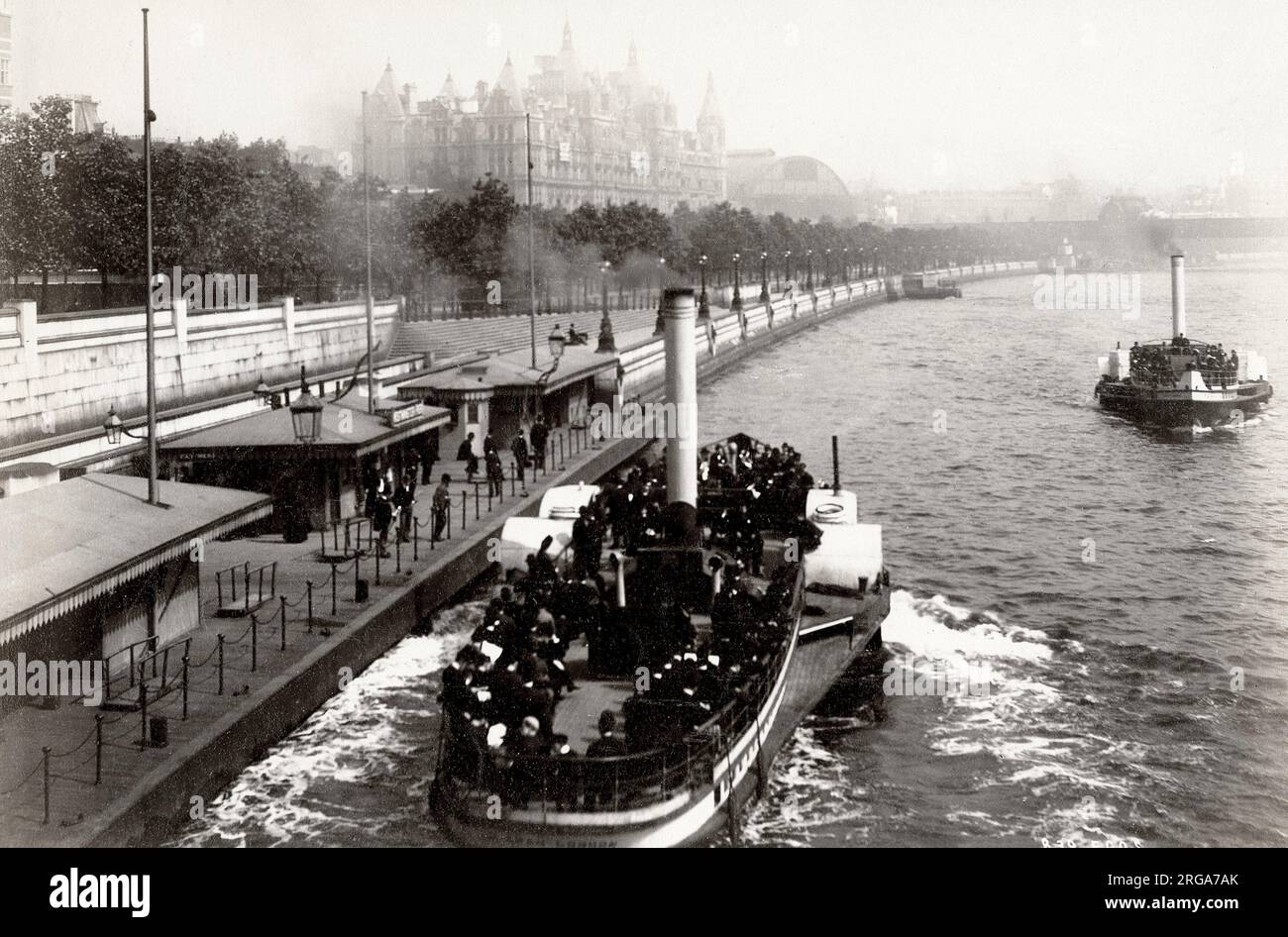 Vintage 19. Jahrhundert Foto: River Thames Embankment und Dampfstoß, London Stockfoto