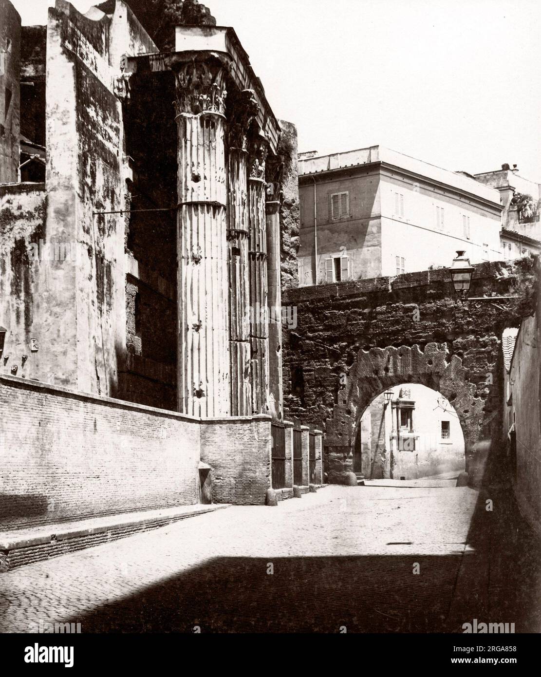 C 1880 s Italien Rom - Tempel des Mars Ultor mit dem Gateway des Forums von Augustus Stockfoto