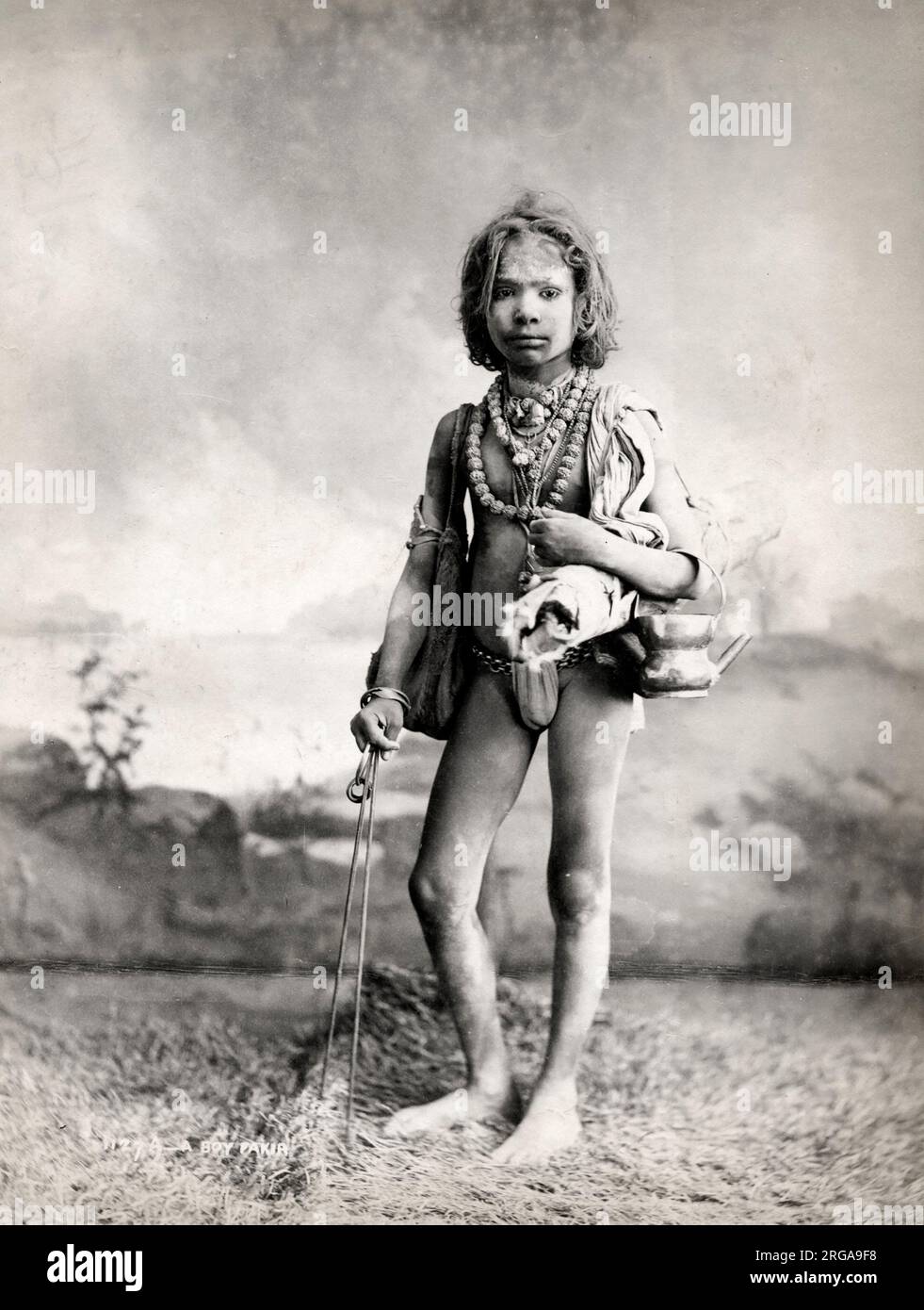 Vintage-Foto aus dem 19.. Jahrhundert: Junge, Kind Fakir, Indien Stockfoto