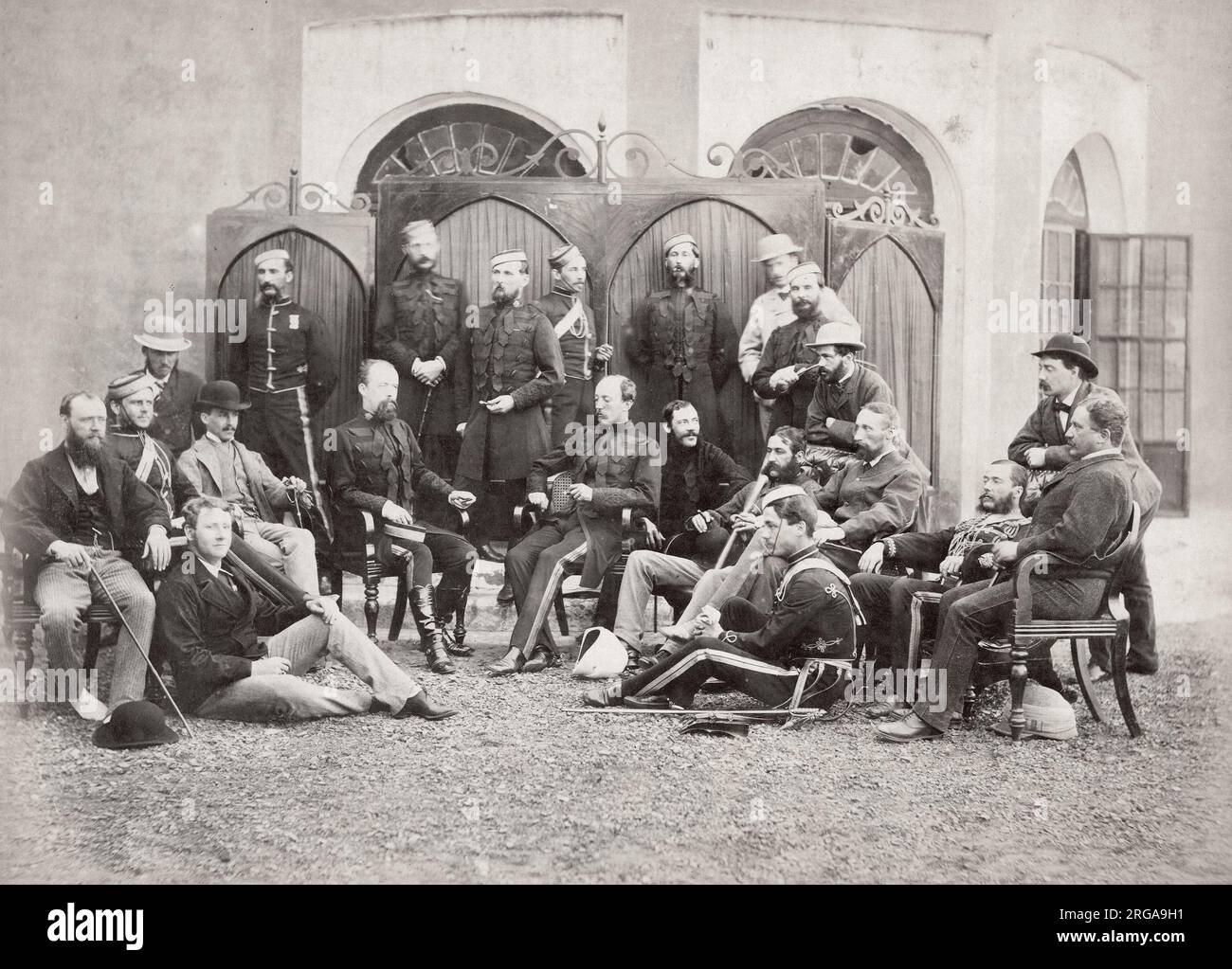Vintage 19. Jahrhundert Fotografie - Britische Armee in Indien - Offiziere der 4. Husaren, 1869 Stockfoto