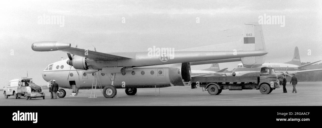 Forca Aerea Portuguesa (portugiesische Luftwaffe) - Nord 2502B Noratlas FAP 6413 (msn 148-1, Liniennummer B-1) am Flughafen Cardiff-Rhoose. Stockfoto