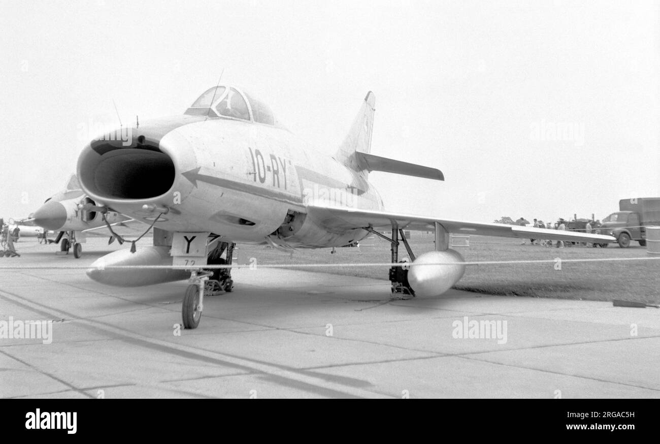 Armee de l'Air - Dassault Super Mystere B.2 10-RY, von Escadron de Chasse 1/10 'Valois', von Base aerienne 705 Tours. Stockfoto