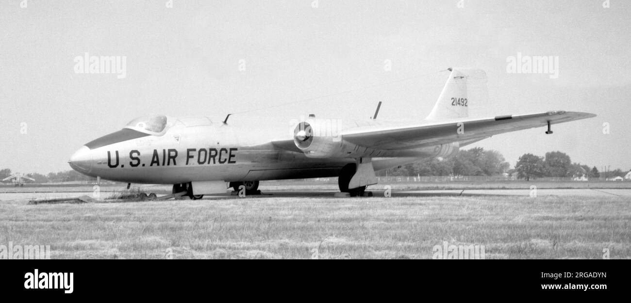 (United States Air Force - ) Martin RB-57A Canberra 52-1492 (msn 075), im Lager mit der 4440. Aircraft Delivery Group in Virginia, ca. 1965. Stockfoto