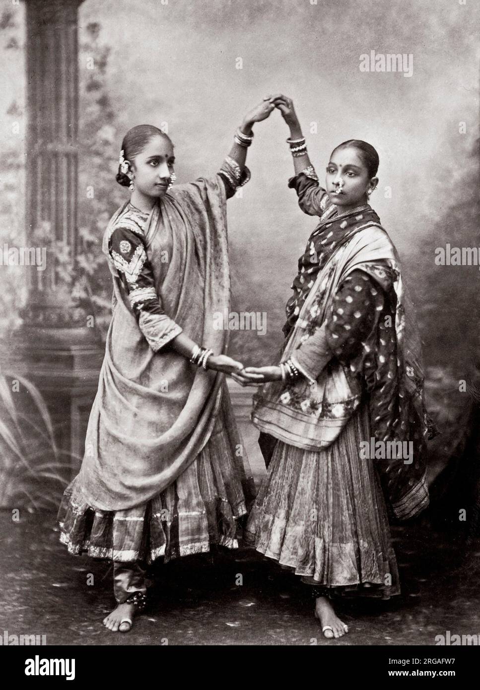 C. 1880 Indien - Bild aus einem Album von Typen Indischen'' und Trades" ausgelegt ist Indien zu einem Britischen Viewer - nautch Mädchen Tänzer zu veranschaulichen Stockfoto