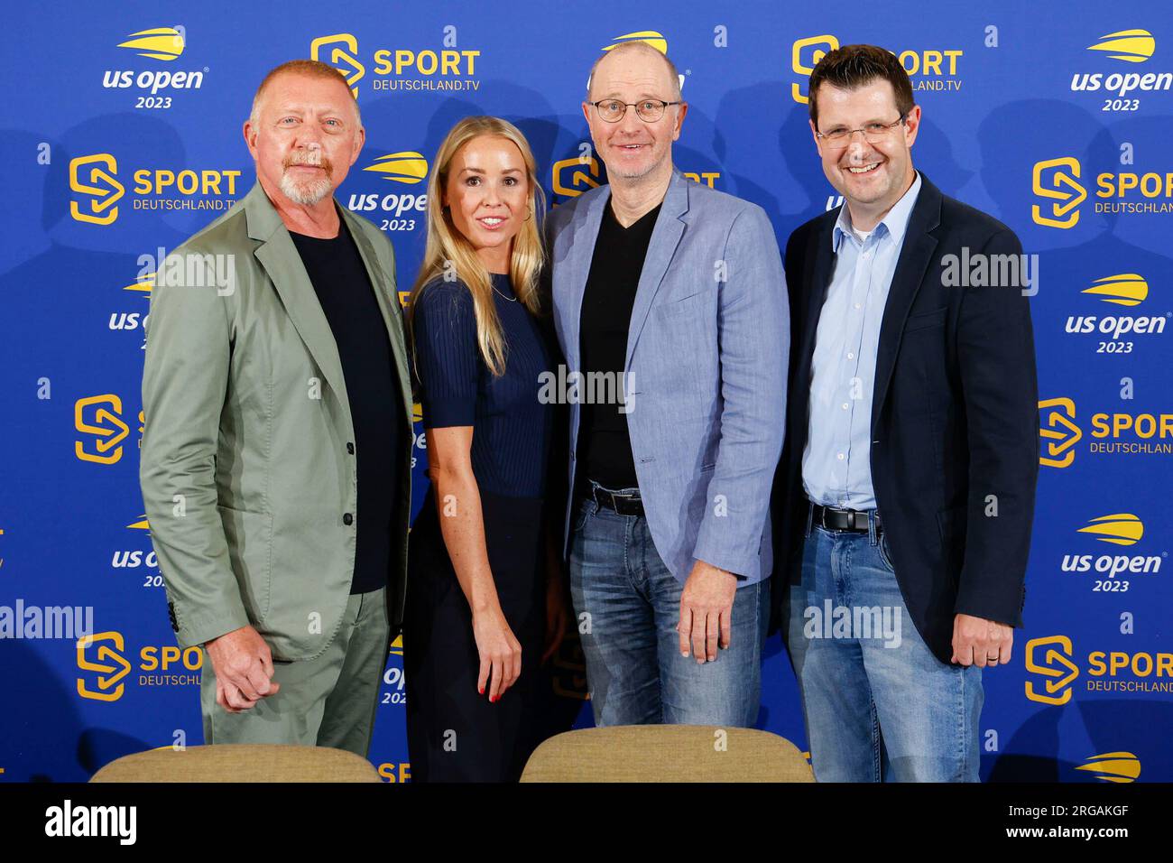 München, Deutschland, 08., August 2023. Sportdeutschland.TV. Pressekonferenz mit Bjoern Beinhauer (CEO) und dem Kommentarteam des On-Air-Teams für die bevorstehenden US Open 2023 Tennis Championships in New York, Boris Becker, Antonia Wisgickl, Matthias Stach und Marcel Meinert Dienstag, den 8. August 2023. © Juergen Hasenkopf / Alamy Live News Stockfoto