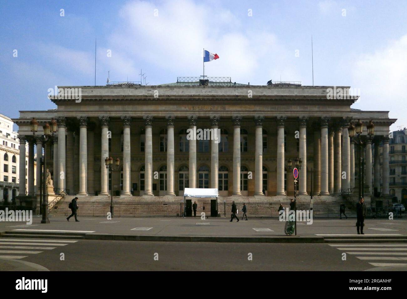 Paris, Frankreich - Februar 21 2018: The Bourse de Paris (Englisch: Paris Bourse) ist die historische Pariser Börse, die seit 200 als Euronext Paris bekannt ist Stockfoto
