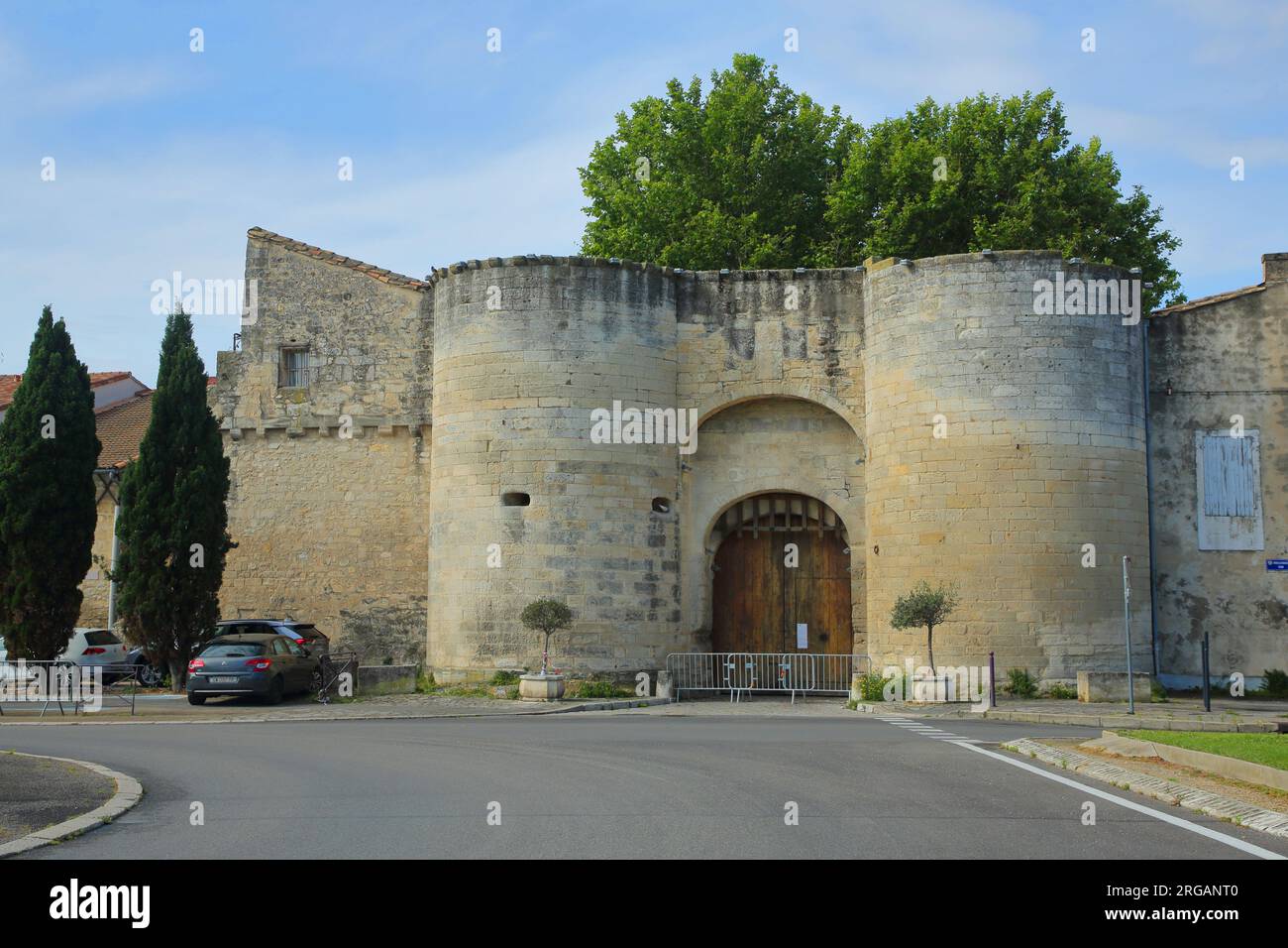 Historisches Stadttor Porte de la Condamine mit zwei Türmen, Tarascon, Bouches-du-Rhône, Provence, Frankreich Stockfoto