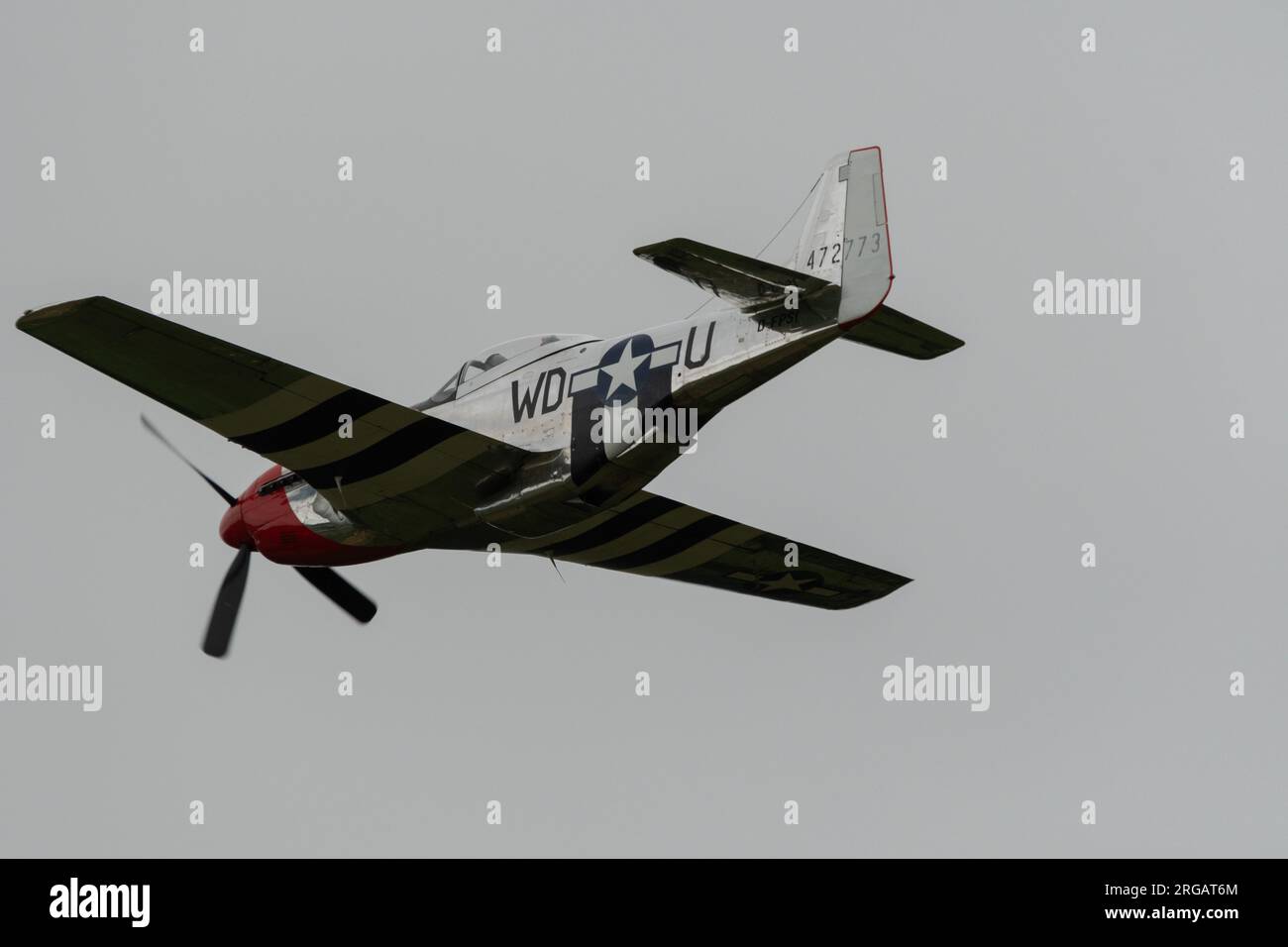 Speck-Fehraltorf, Zürich, Schweiz, 1. Juli 2023 D-FPSI Nordamerika P51D Mustang historische Leistung alter Flugzeuge während einer Flugschau Stockfoto