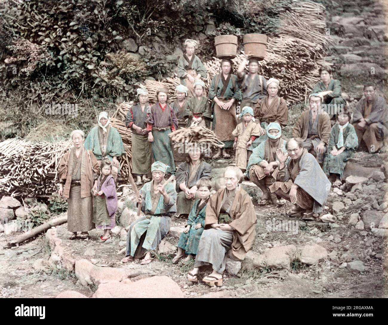 C 1880 Japan - Gruppe von Menschen vom Lande Stockfoto