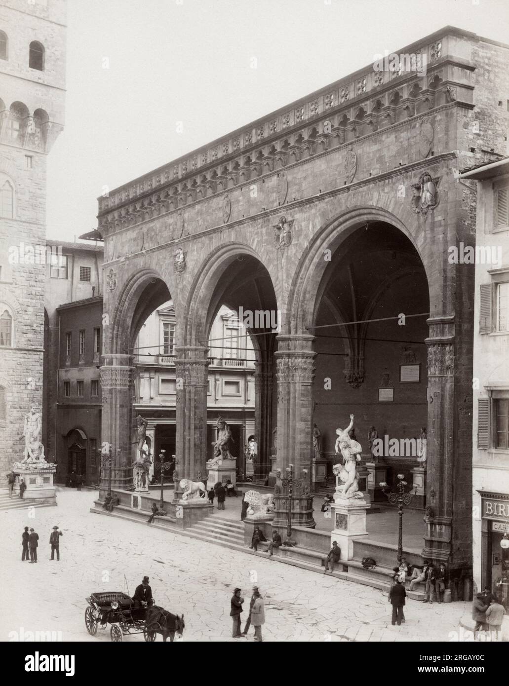 19. Jahrhundert Vintage Fotografie - Florenz, Florenz, Italien. Die Loggia dei Lanzi, auch Loggia della Signoria genannt, ist ein Gebäude an einer Ecke der Piazza della Signoria in Florenz, Italien, neben den Uffizien. Stockfoto