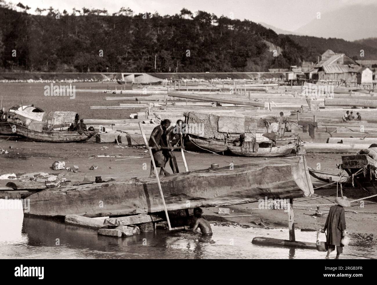Bootsbauer in einer Werft, Hongkong, 1900 Stockfoto