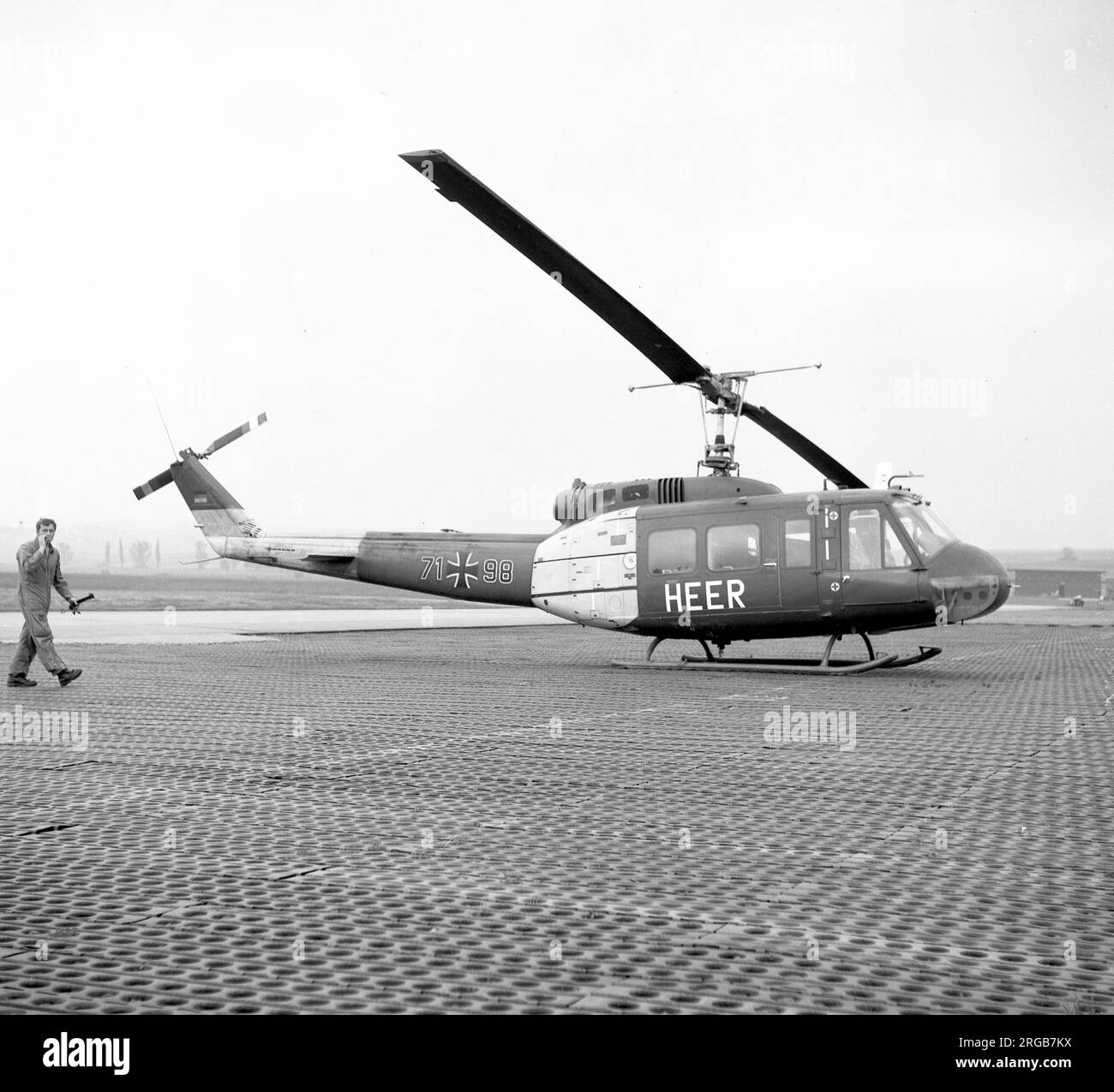 Bundeswehr Heer - Dornier-Bell UH-1D Iroquois 71+98 (msn 8318), Army Rescue Service, am Luftwaffenstützpunkt Spangdahlem. Stockfoto