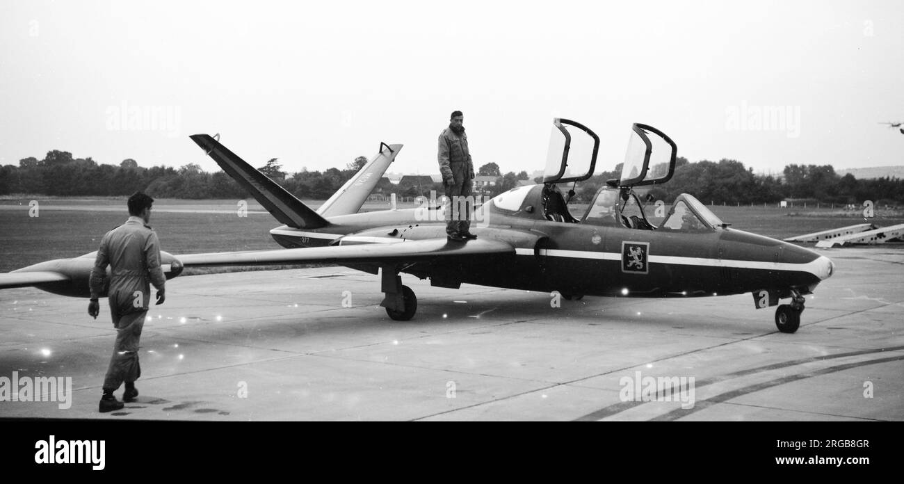 Belgische Luftwaffe - Fouga CM.170-1 Magister MT-20 (msn 277), vom Ausstellungsteam Diables Rouge (Red Devils). Dieses Flugzeug stürzte am 20. Juni 1968 in Brustem ab, nachdem es mitten in der Luft während des „Red Devils“-Trainings mit der MT-2 zusammentraf. Stockfoto